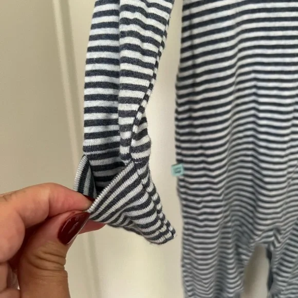 { Baby Gap Striped Footie } - Picture 4 of 4